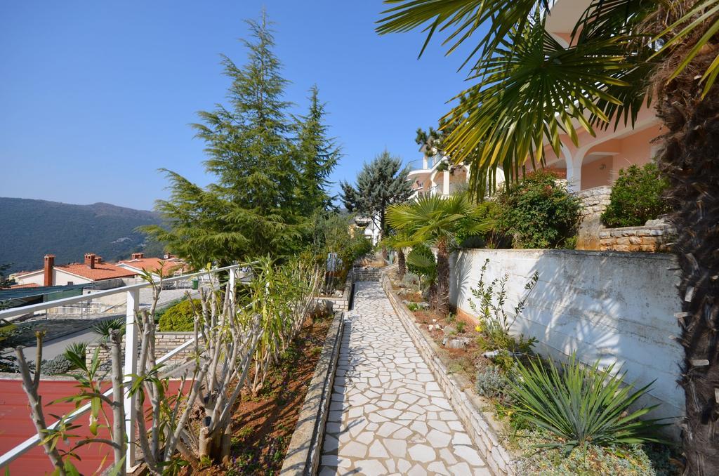 Apartments Slavica Рабац Екстер'єр фото