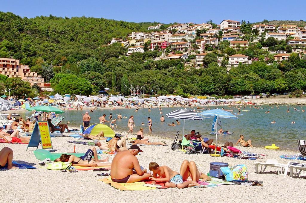 Apartments Slavica Рабац Екстер'єр фото